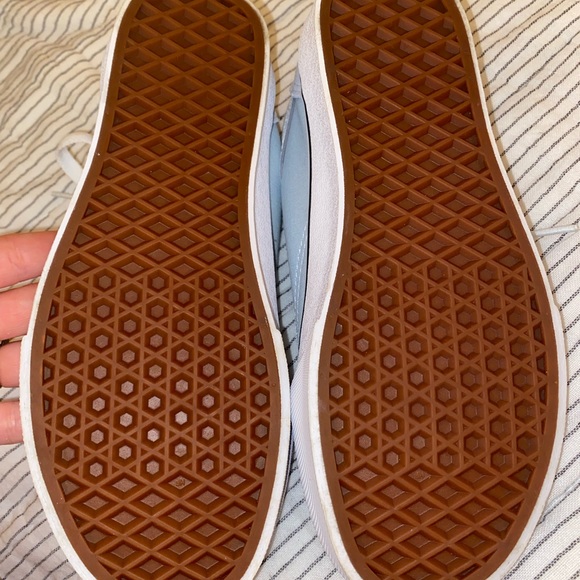 Vans - Picture 4 of 5